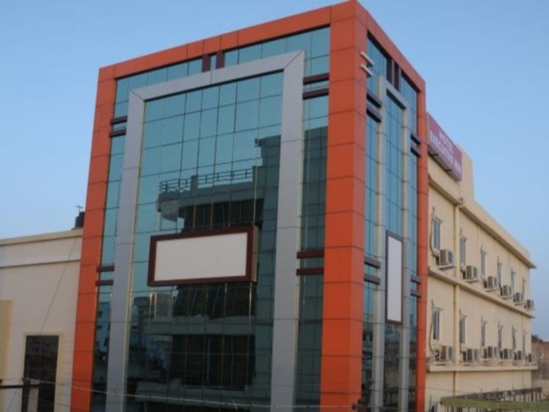 Hotel Executive Inn Віджаявада Екстер'єр фото